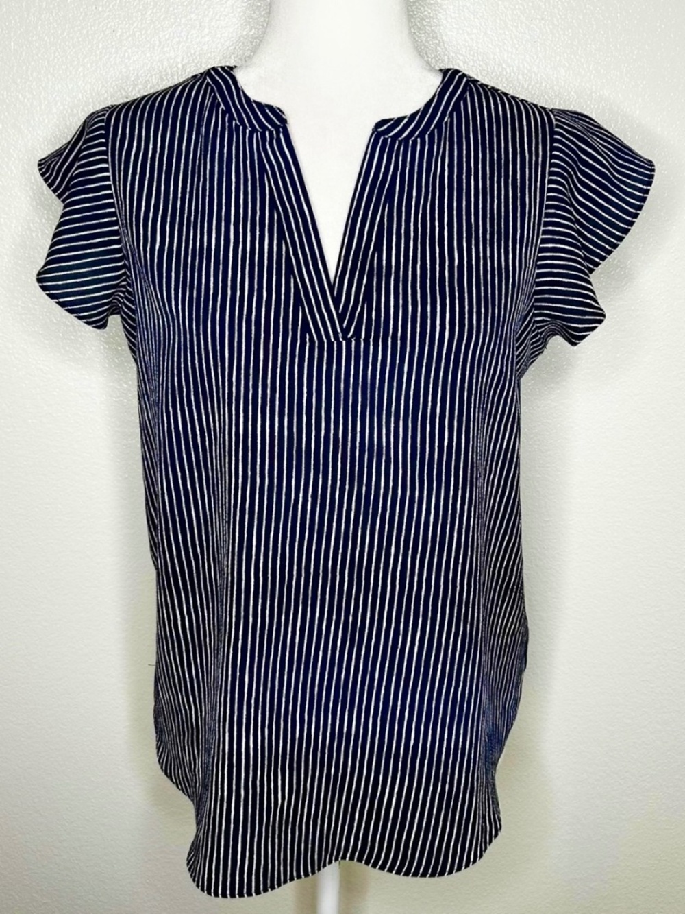 Adrianna Papell Womens Navy Blue Striped V-Neck Top Blouse Flutter Sleeve Size S